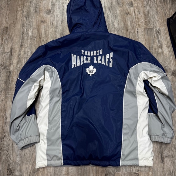 Vintage Reversible Toronto Maple Leafs Jacket - Picture 4 of 10